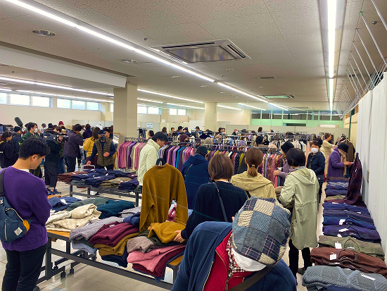 沿革  見附ニットまつりを開催（春と秋の年２回開催で現在まで続く） 1